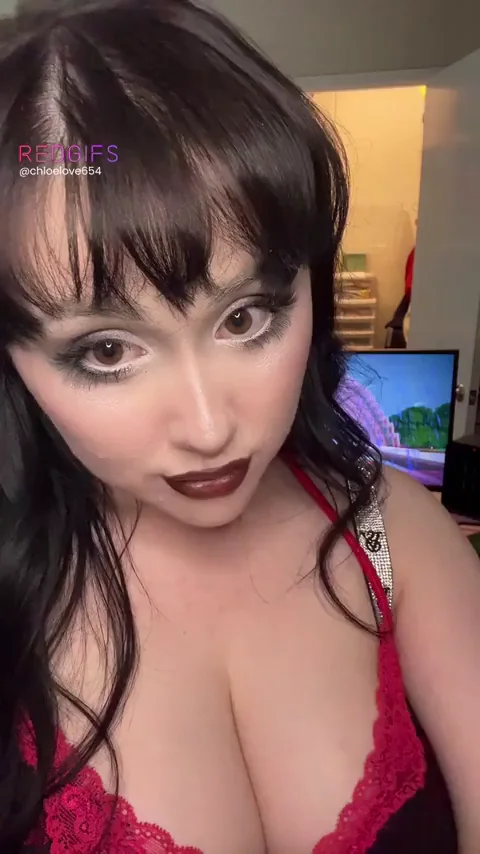 Build a Naughty Minecraft City with My Big Tits Out 😈🎮🍑