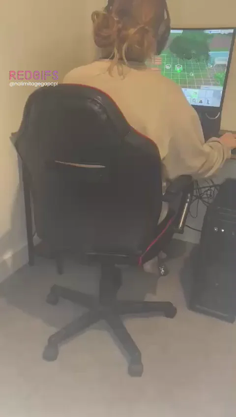 I used his PC… so he used me 🥵