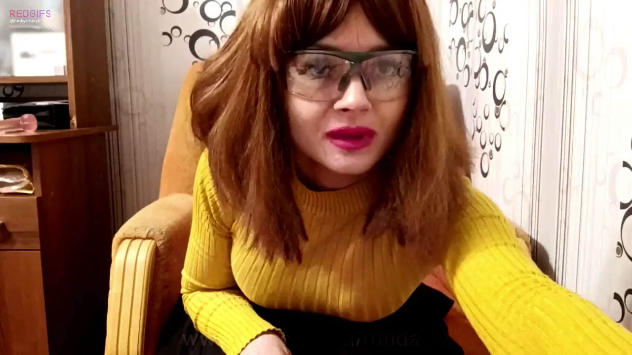 Velma Shakes Her Booty 💃✨🎉