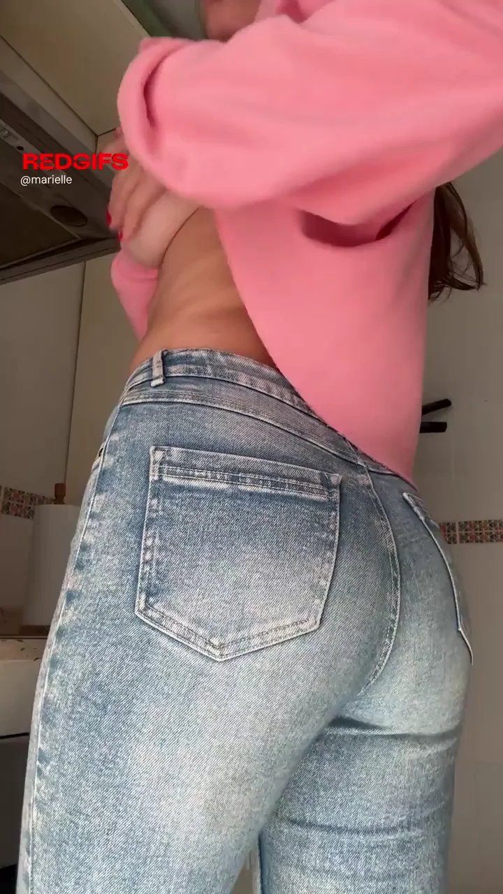 Ass in tight jeans looks so good