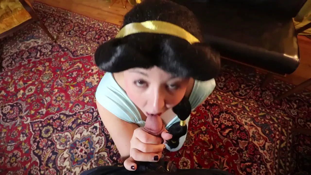 Princess Slut Jasmine Gags on Thick Cock 💋👑🍆