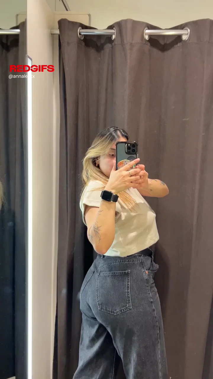 🫦 Teasing My Big Tits & Juicy Ass in the Changing Room 😈