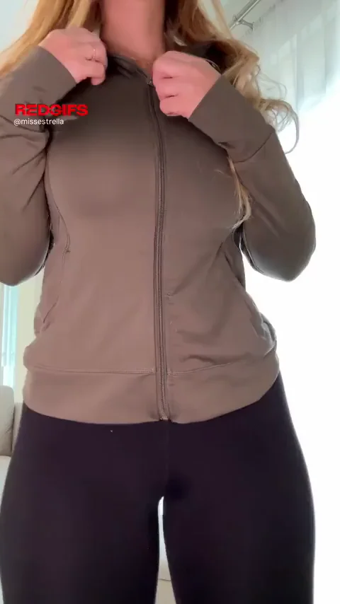 🔥 Cheating MILF Teases Her Massive Tits & Juicy Ass for Her Bulls 💦