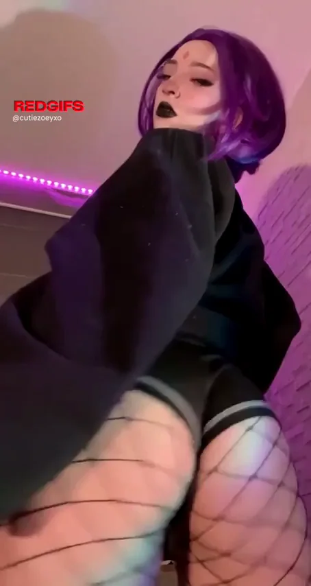 Raven Teen Titans Cosplay: Zoey's Slutty Purple-Haired Booty Tease