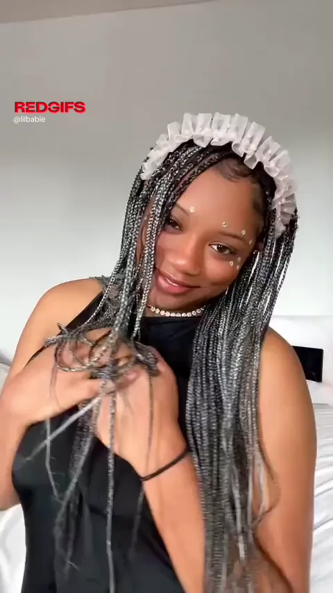 Ebony Teen's Big Tit Surprise Tease 😍🍈🍈