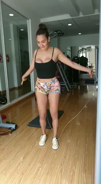 Skipping Boobs
