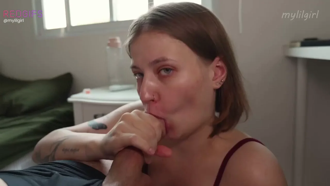 Slut Takes Massive Cum Facial Load Like a Champ