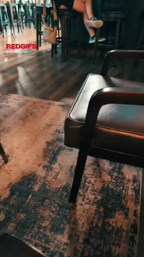 Nervous Flash at the Pub