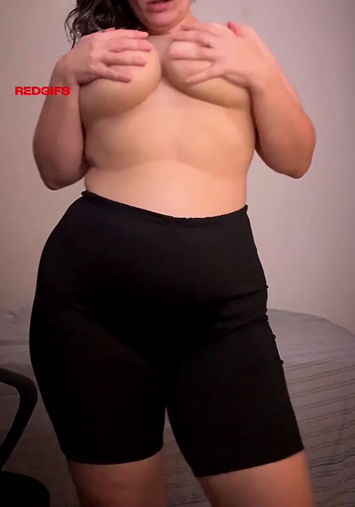 Chubby Hourglass Fuckdoll with Massive Tits to Pound 🍑💦