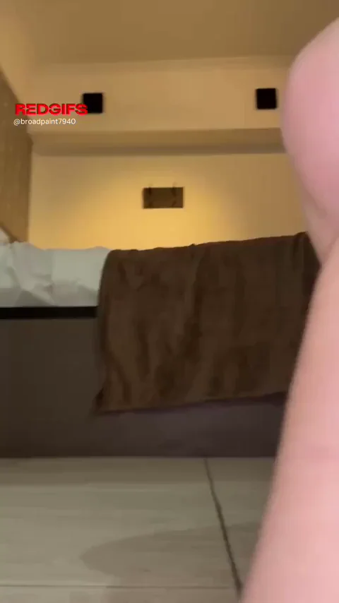 It makes me so much hornier knowing that you’re watching