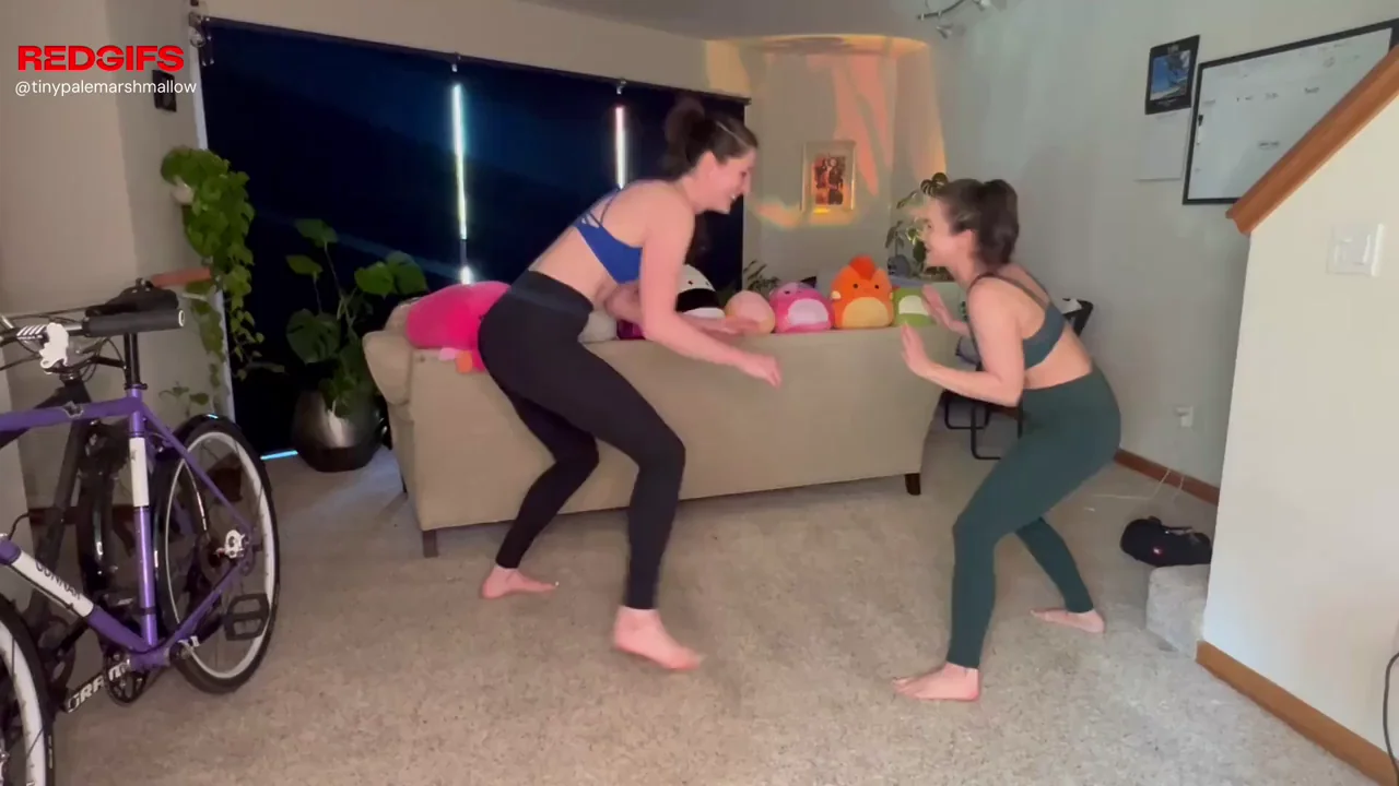 Hot Bestie Yoga Pant Wrestling Tussle