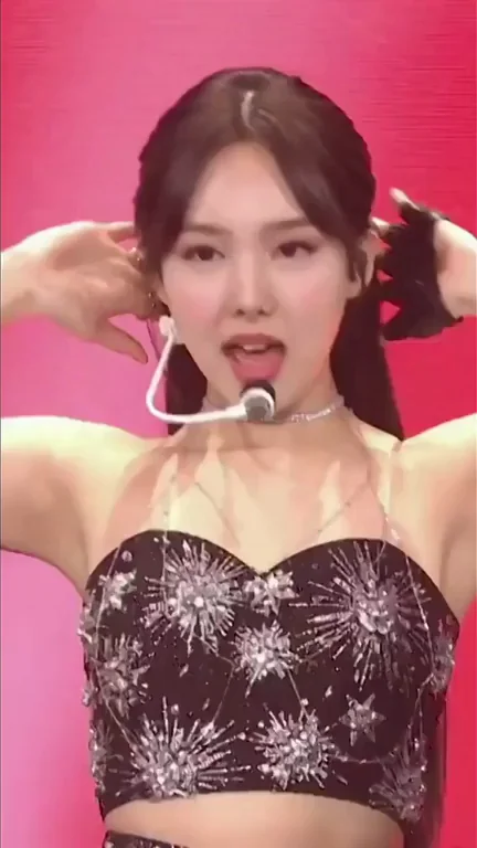 TWICE - Nayeon