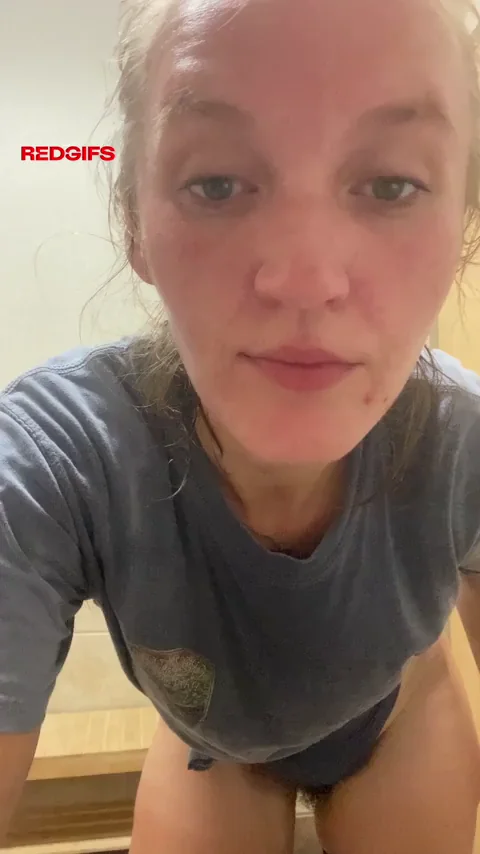 🖐️ Hands Up If You'd Slurp My Sweaty Hairy Gym Ass! 🍑💦