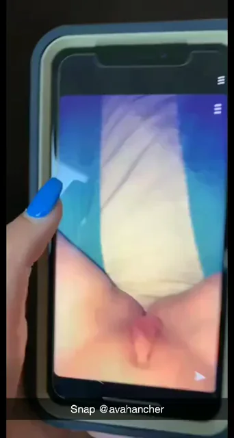 🔥 Snapchat Slut Masturbates Her Juicy Pussy on FT 😈💦