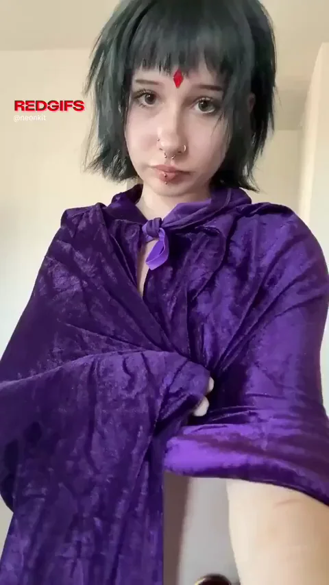 Goth titties to start your sunday