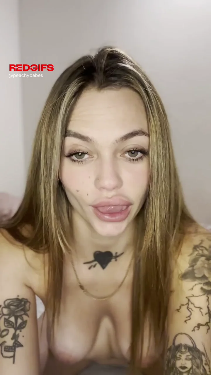Goth curves are the best curves, cum with me
