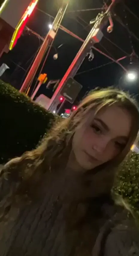 I got too horny to control myself in the parking lot [GIF]