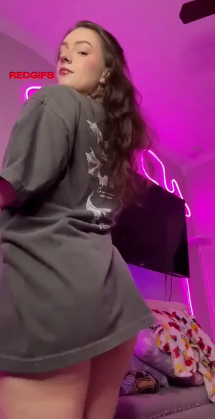 This booty's got a mind of its own