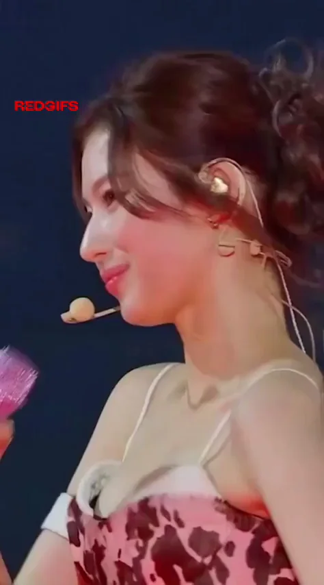 TWICE - Sana