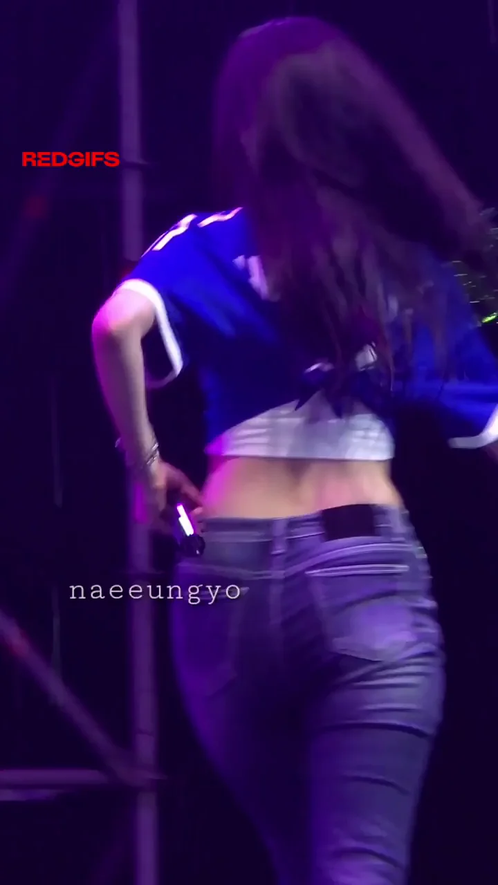Jiheon fromis_9 Phat Ass Twerk Fest on Stage