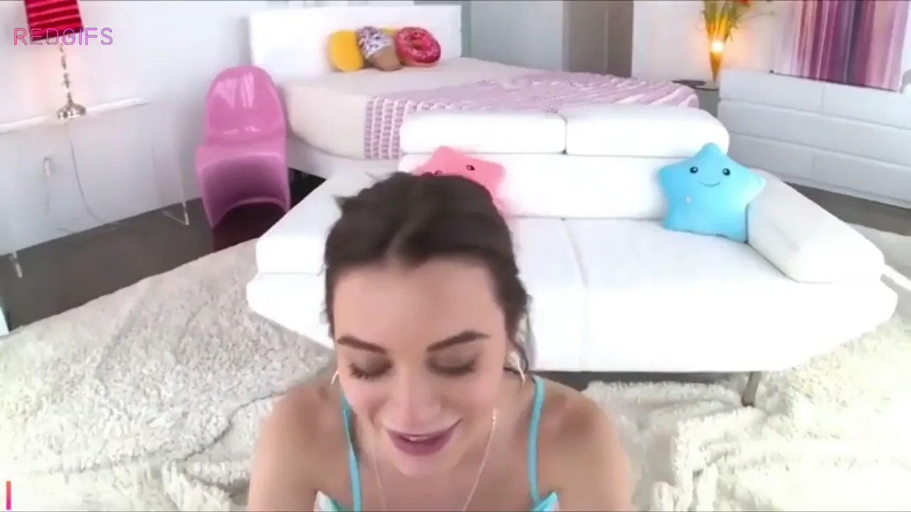 Lana Rhoades Craves That Ass: Rimming Slut Face Dive