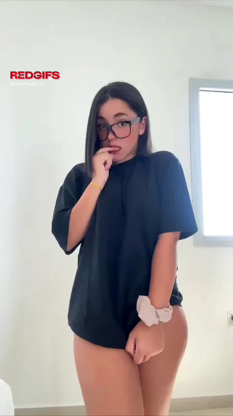 Horny Latina has an innocent face