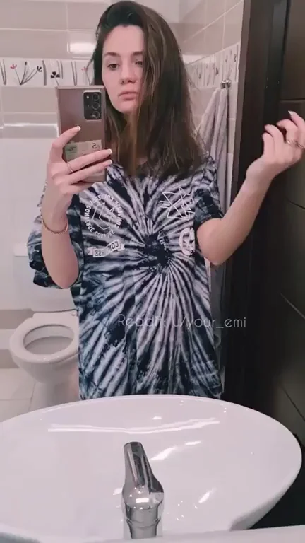 🧐 How Many Dudes Wanna Pound This Tease? 💦