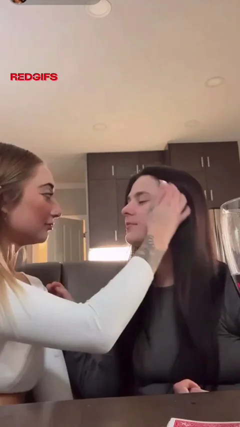 Tipsy Lesbo Lip-Lock: Kitchen Cuties Suck Face Hard