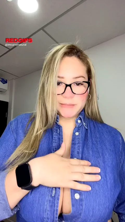 🍭 Lollipop between my tits… teasing before the HUGE reveal 👀🔥