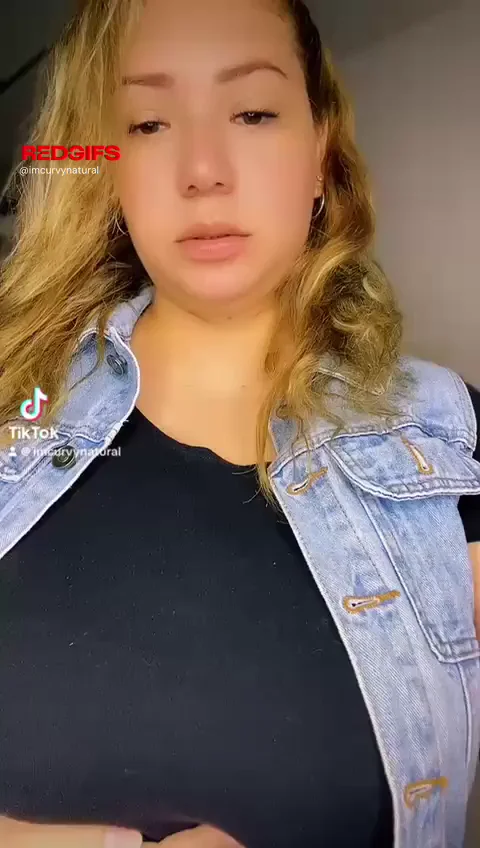 Busty tease with a slow boob REVEAL 🍒🔥