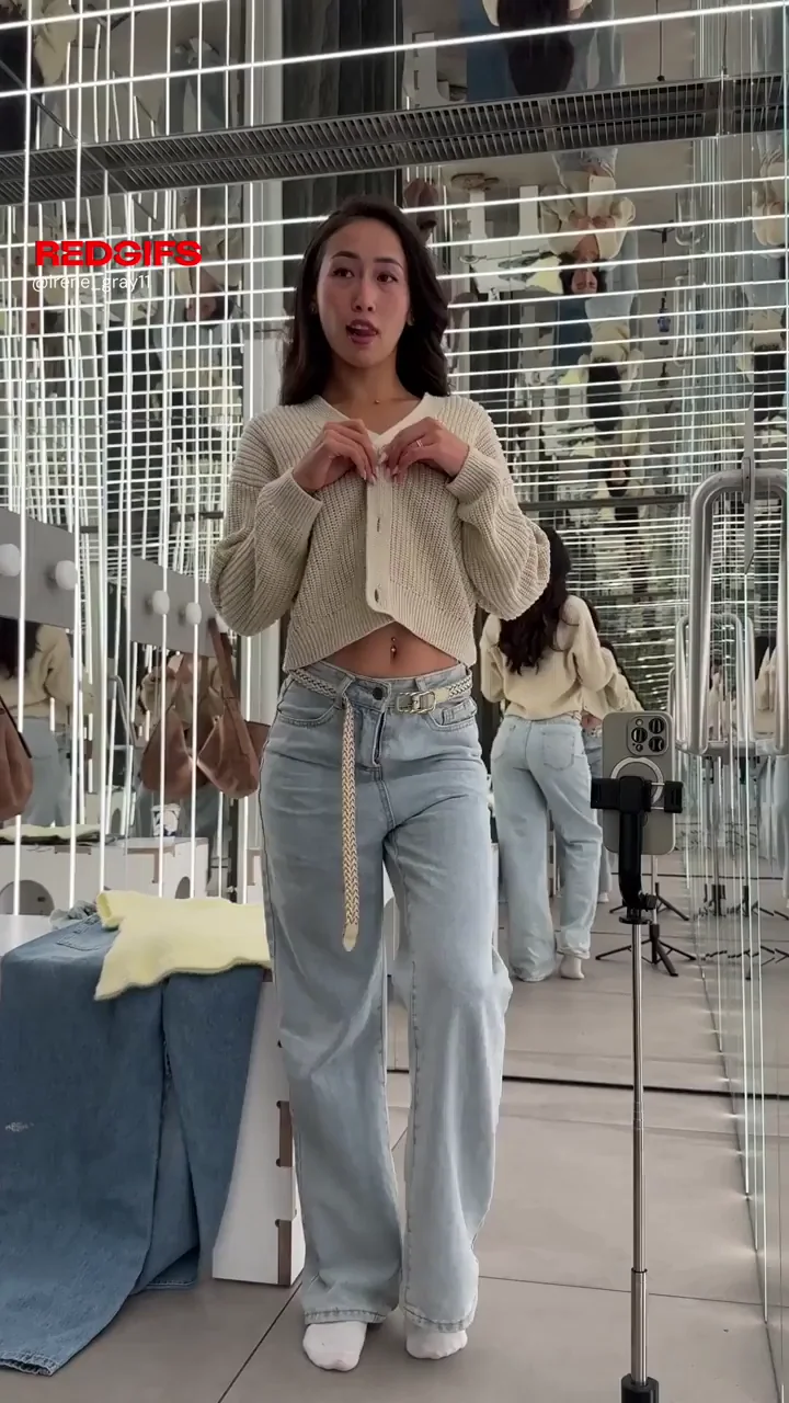 reveal my tits in the fitting room