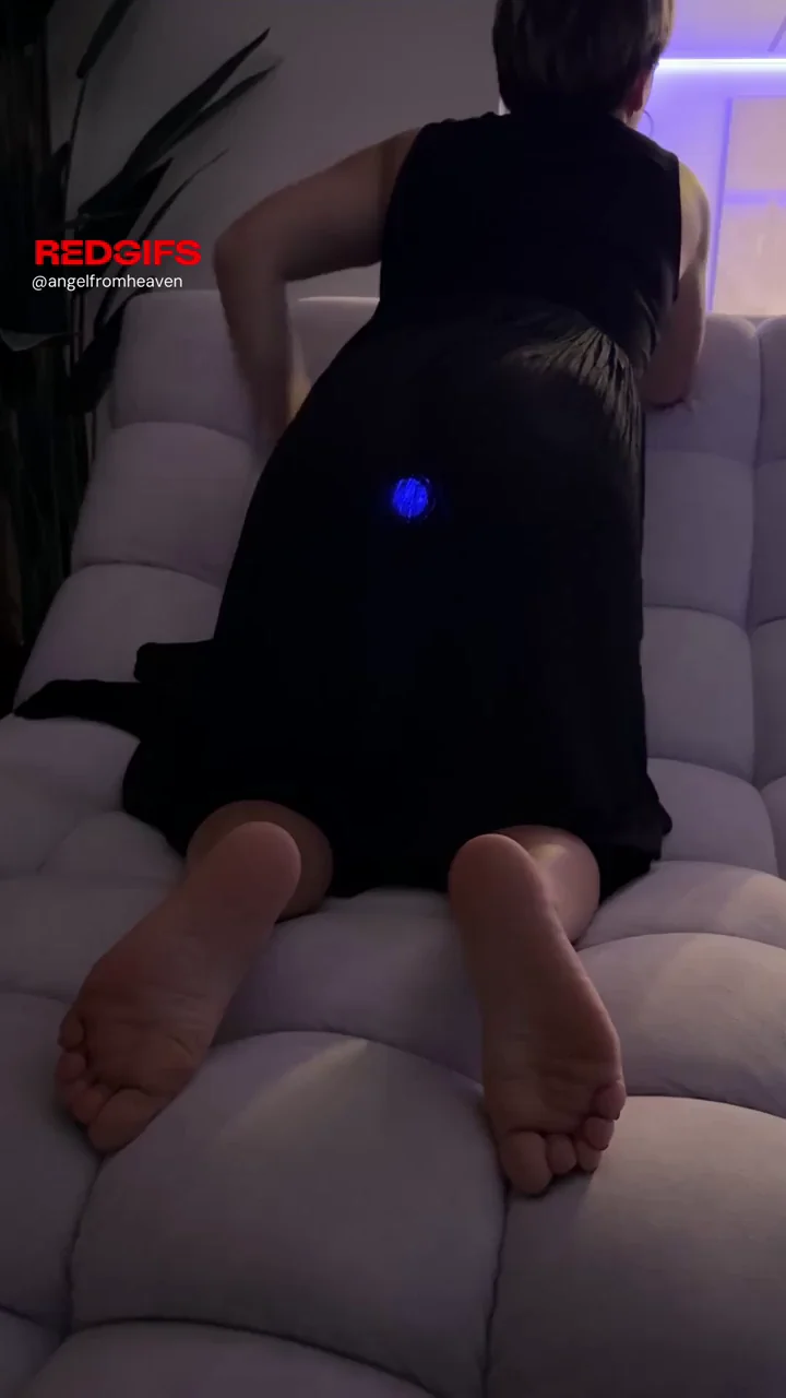 Light so you can find faster the way to my ass
