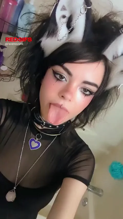 Would you date a fox girl🦊