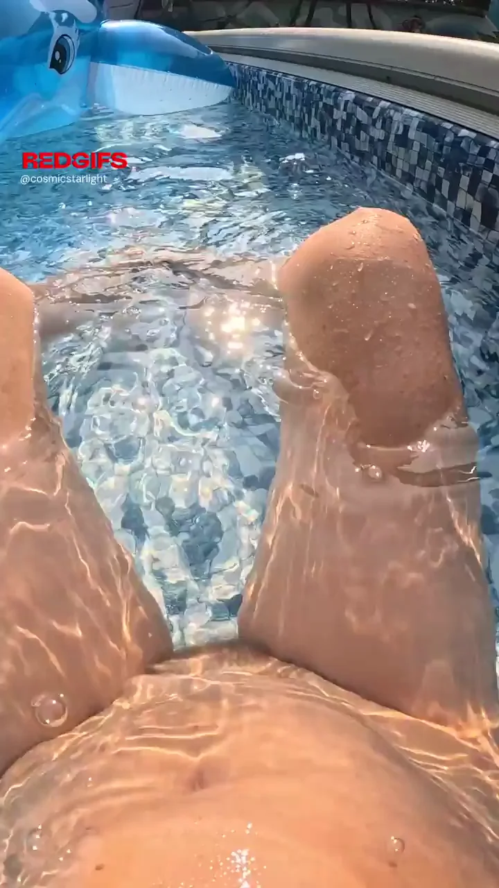 Wait for it… hairy pussy underwater :)