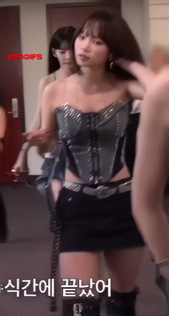 🔥 Chaewon LE SSERAFIM Kpop Slutty Corset Tease 💋