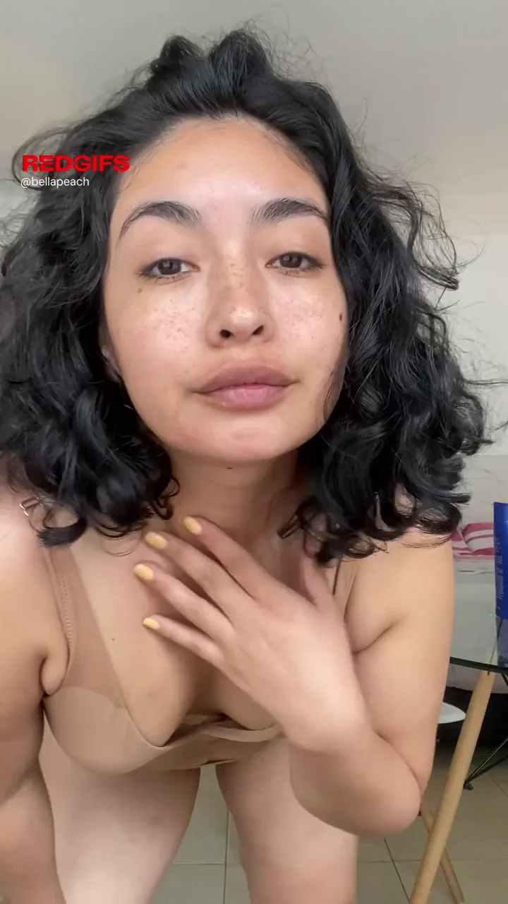 Hey Baby, Your Curvy Latina Wife's Teasing Close-Up