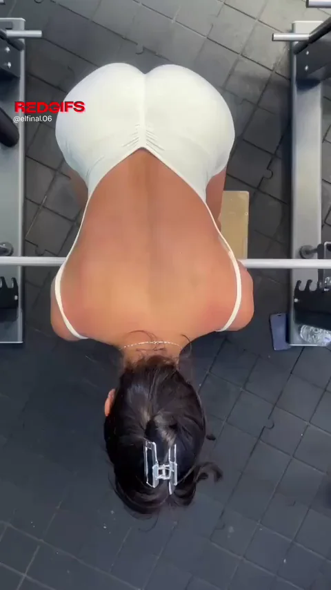 A good latina can never leave her body aside