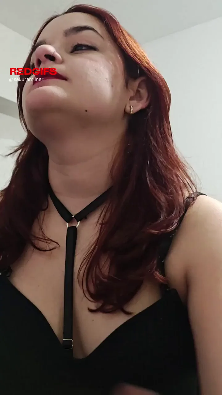 6-foot Latin goddess, am I hot? f23