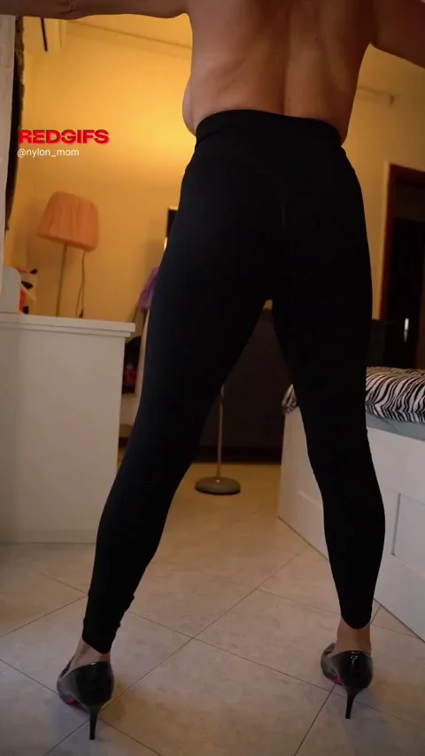 This 51yo Italian wife loves to get naughty for you