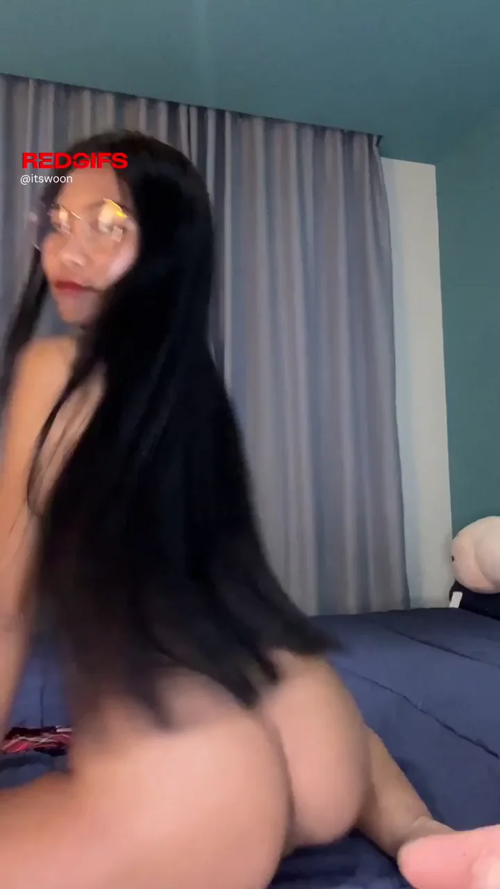 😈 Petite Asian Slut Flashes Her Perky Tits & Juicy Ass, Your Move? 🍑💦
