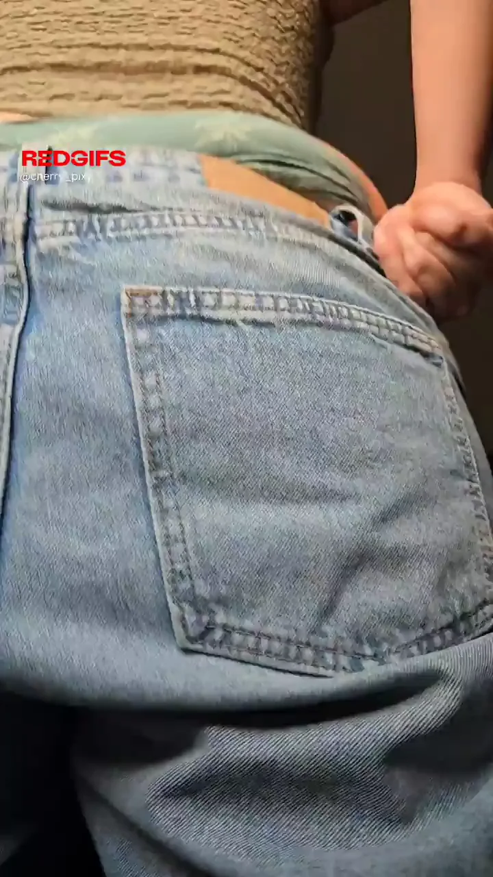 Latina PAWG's Jeans Booty Tease: Squeezing That Thick Jiggle