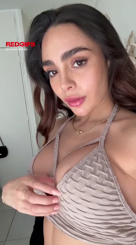 Latina college girl reveals her titties