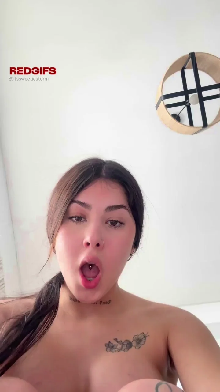 Perky Latina Slut Unveils Juicy Tits 😍💦
