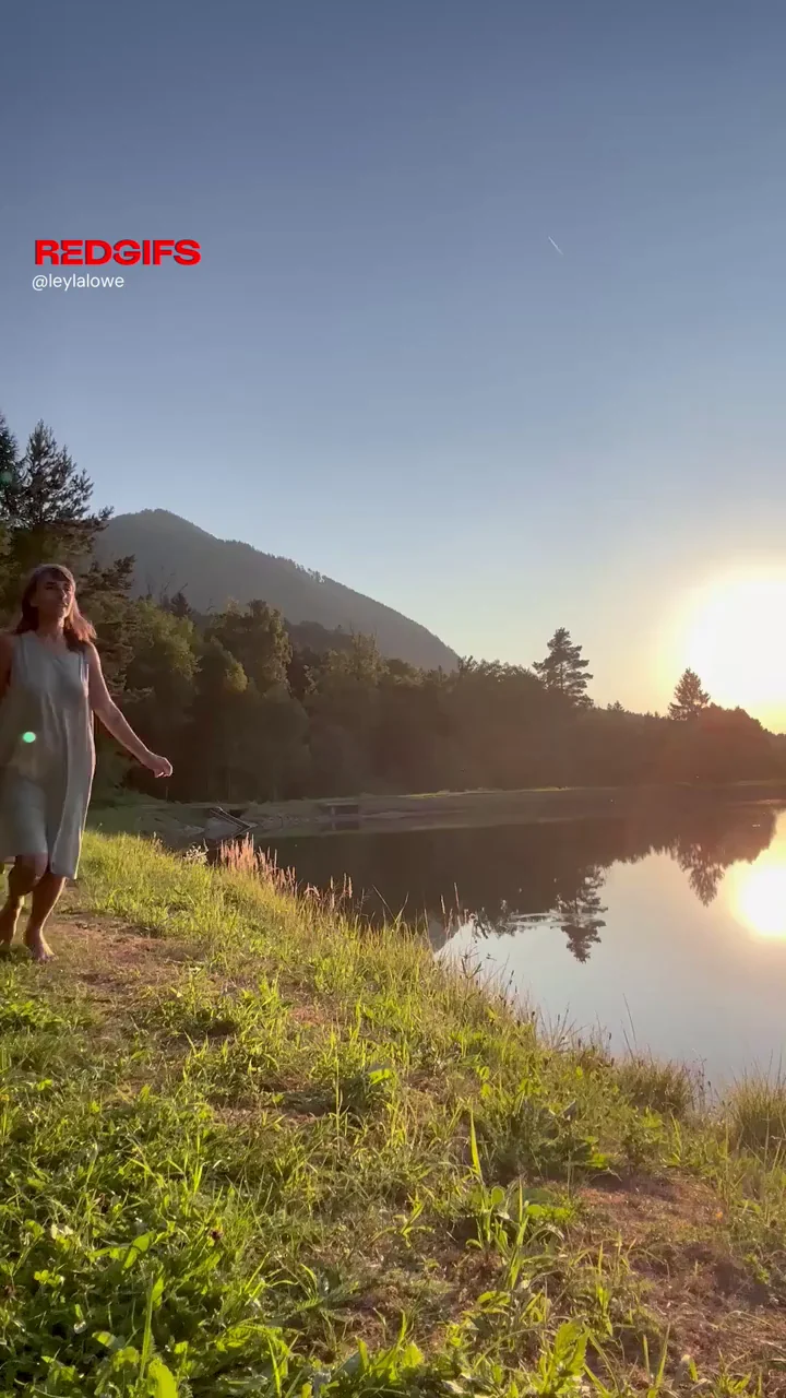 Risky Park Tease: Panty Peel & Booty Flash at Sunset 🌅🍑