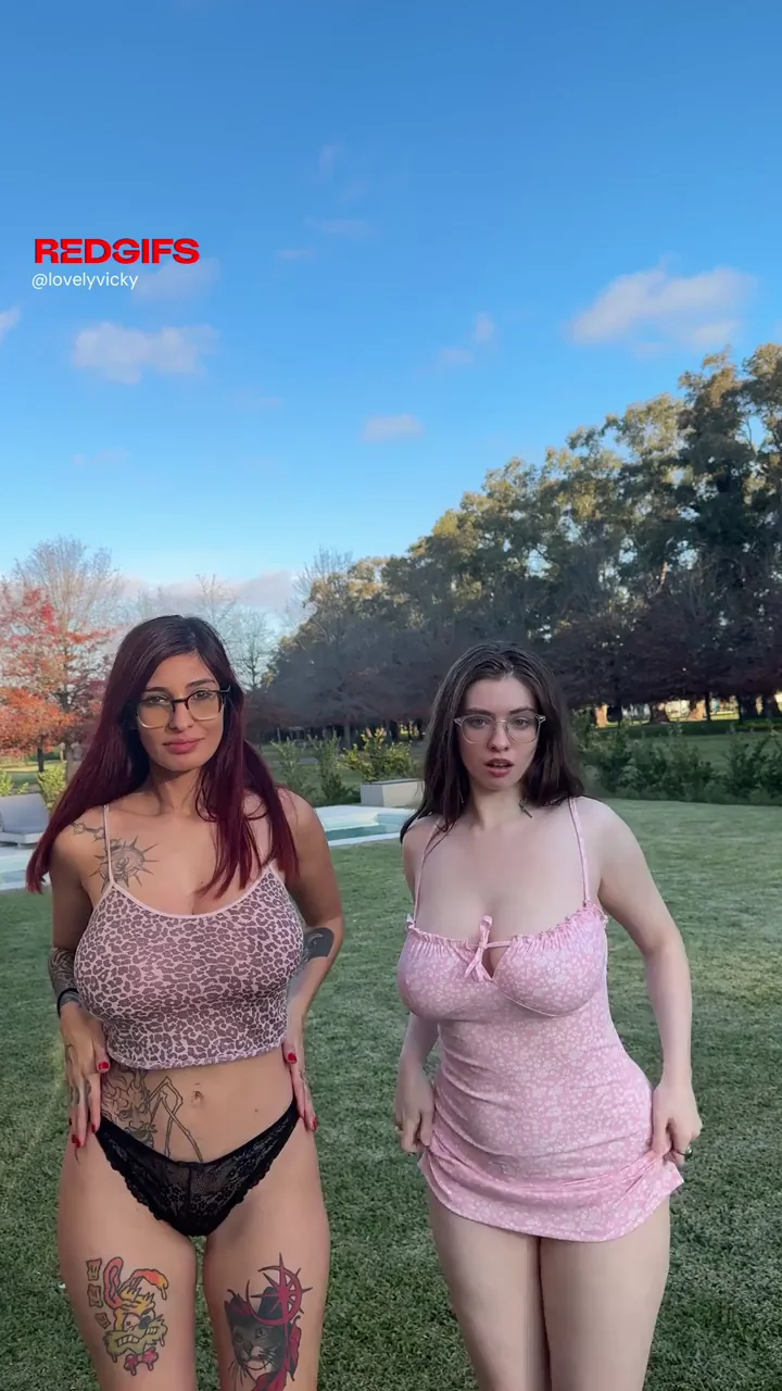 🌳 Outdoor Titties Out! Big Natural Jugs Flopping in Public Breeze 💨🍈🍈