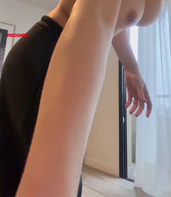 curvy enough to turn u on?