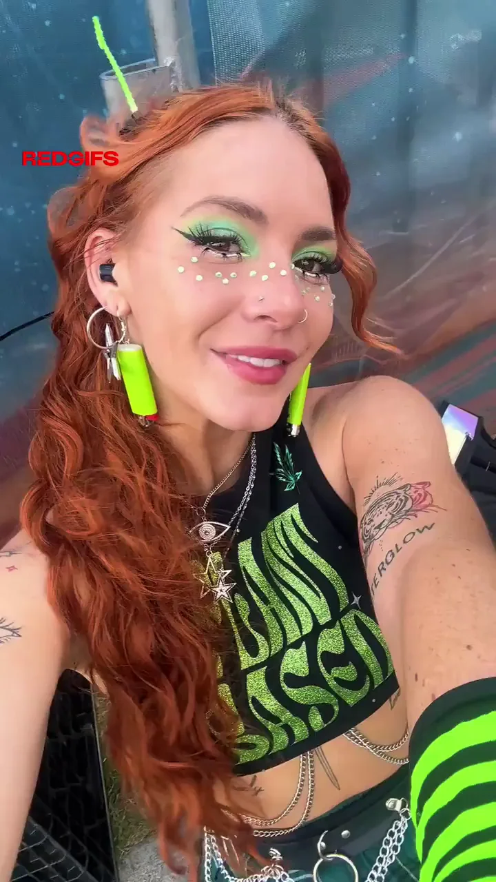 pov I’m trying to get your attention at a music festival ;)