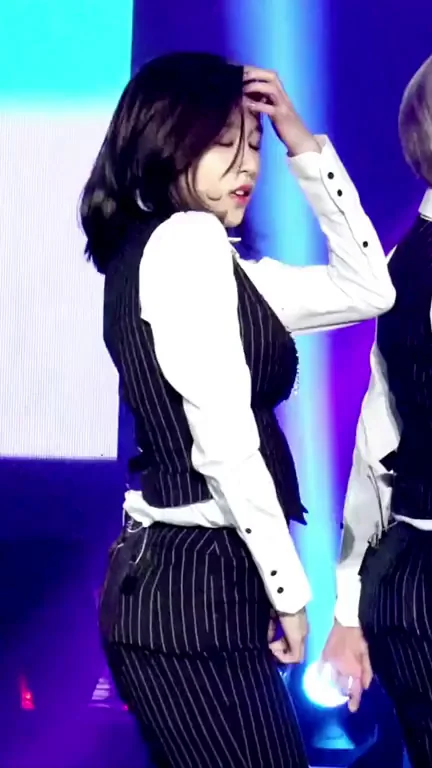 TWICE Mina's Suit-Shakin' Ass Tease Fap Fuel