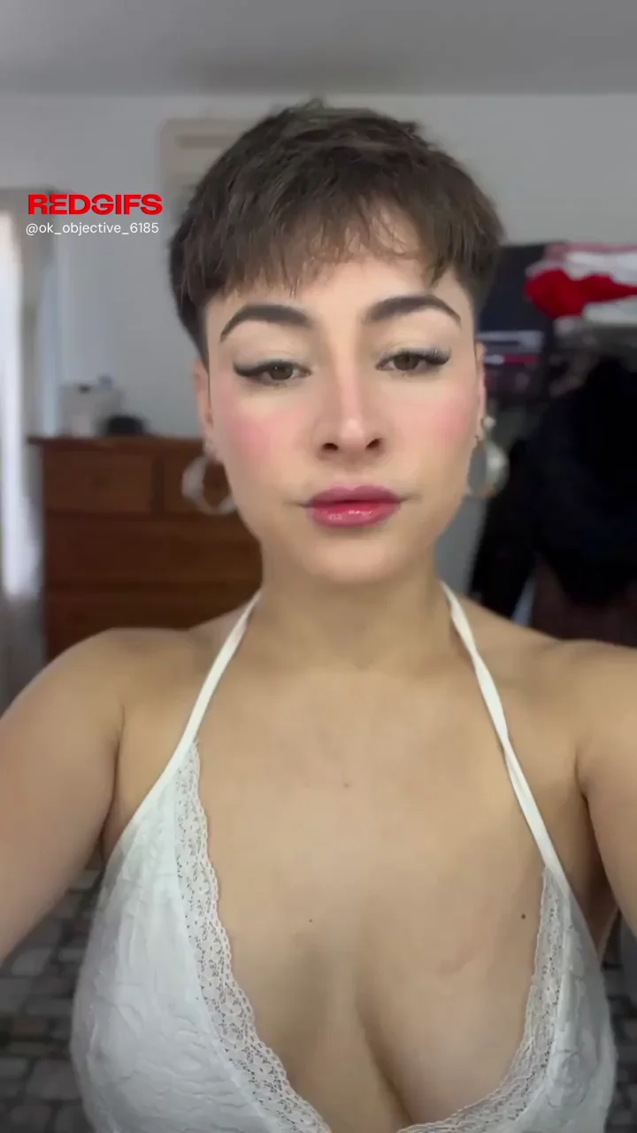 Pull my short hair and make me scream