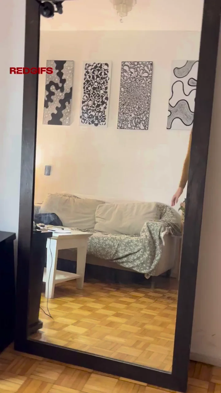 I hope my juicy ass deserves your attention